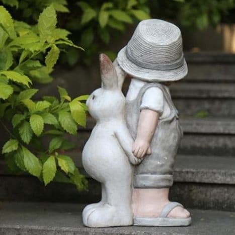 ガーデニング 帽子をかぶった男の子とうさぎの庭園人形オーナメント